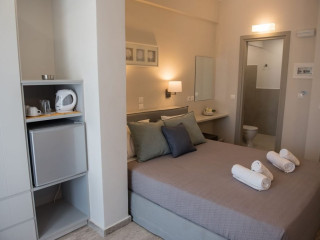 Fomithea Hotel (Kamari Santorini)