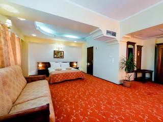 Melpo Antia Hotel & Suites