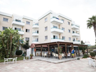 Debbiexenia Hotel Apartments 