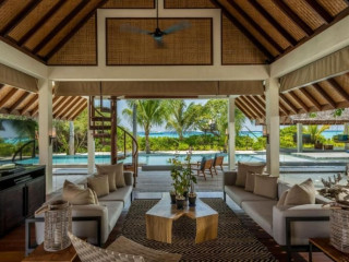 Four Seasons Resort Maldives at Landaa Giraavaru 
