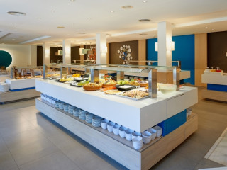 PROTUR SAFARI PARK APARTHOTEL