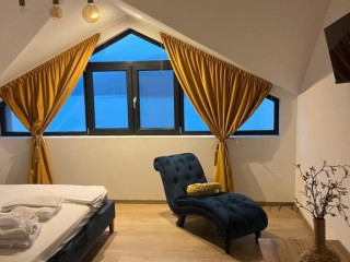 . Riviera 990 Ambasador Camere de inchiriat