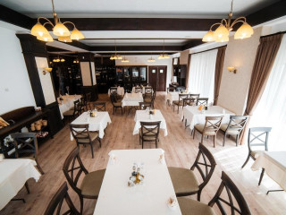 Piatra Pinului Ski Hotel and SPA (Voronet)