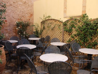 Ionas Boutique Hotel