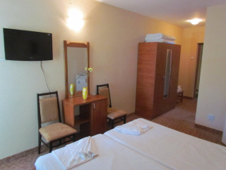 HOTEL OVICRIS SELENA.