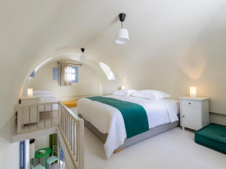 Earino Suites Villas (Akrotiri Santorini)