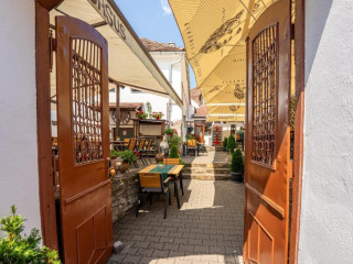 Pensiunea Bastion - La Strada..