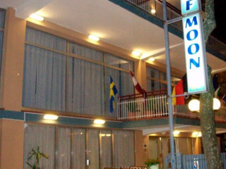 HALF MOON  (Rivazzura)