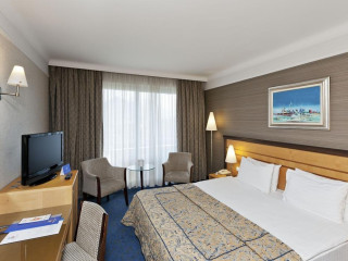 GARIBALDI SQUARE - COSY 1BDR IN THE OLD TOWN