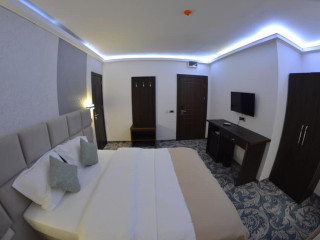 AQUA MARINE BOUTIQUE.