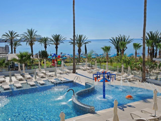 Nelia Beach 
