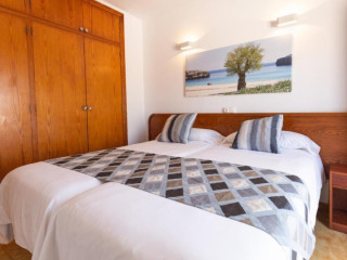 R2 CALA MILLOR BEACH APARTMENT