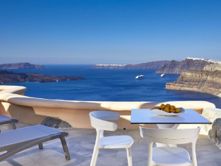 Suites of the Gods Cave Spa Hotel (Megalochori - Santorini)