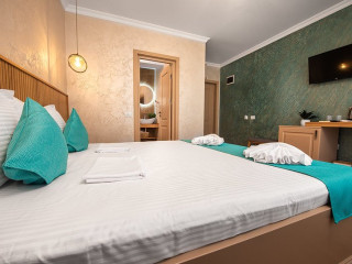 CAMERE DE INCHIRIAT THAYA.