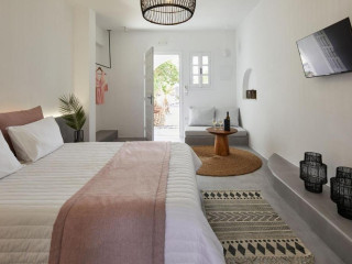 Symmetry Suites (Akrotiri Santorini)