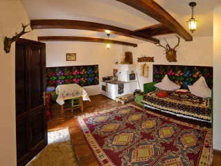 PENSIUNEA CASA HUMOR