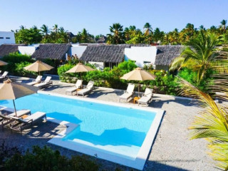 Dhow Inn Boutique Hotel