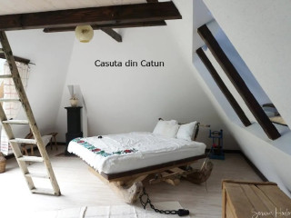 Casuta din Catun (Adults Only) (Grosi)