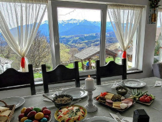 Casa EMA ( sat Pestera)