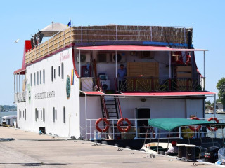 Mini Croaziera / Hotel Plutitor Carpatia  Sf. Constantin