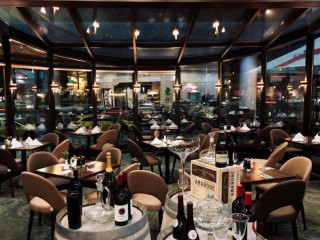 . Grand Hotel Bucharest