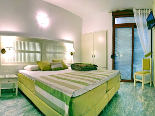 SUNSET (PETRA LESBOS)