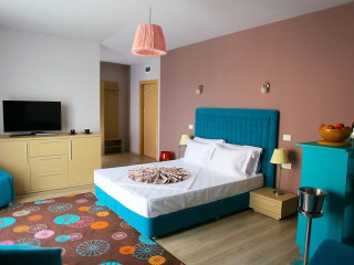 Sangria Luxury Family