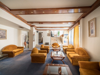 CALIFORNIA APARTMENTS