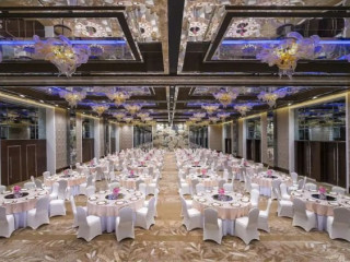 Hyatt Regency Dubai and Galleria