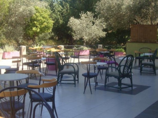 Achousa (recomandat 2*)