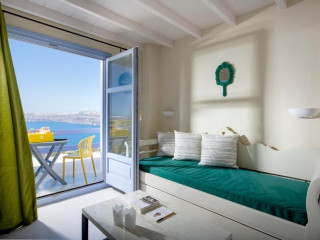 Earino Suites Villas (Akrotiri Santorini)