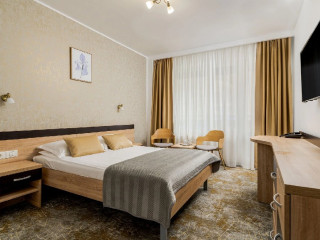 . Corp Caciulata - Complex Balnear Cozia