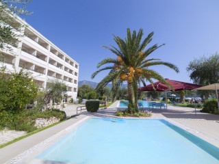 ELEA BEACH HOTEL (Dassia)