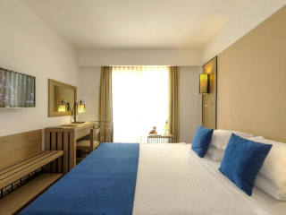 Liv Hotel by Bellazure