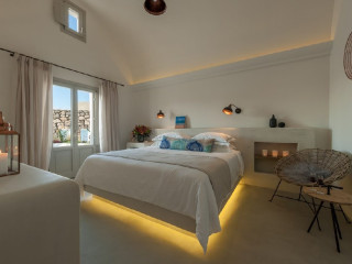 Santo Maris (Adults Only)