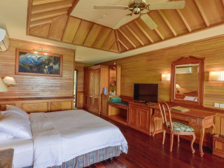 Royal Island Resort and Spa