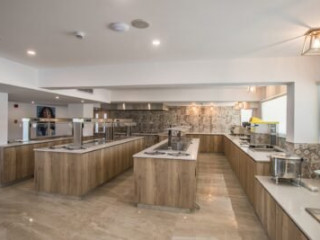 BOHEMIAN GARDENS HOTEL