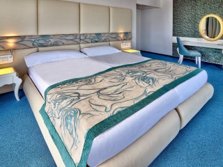 Grifid Metropol - Adults Only 16+