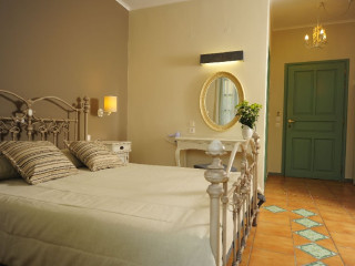 Mythos Suites (K)