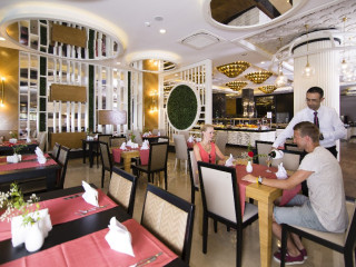 Port River Side Hotel