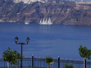MAISON DES LYS LUXURY SUITES