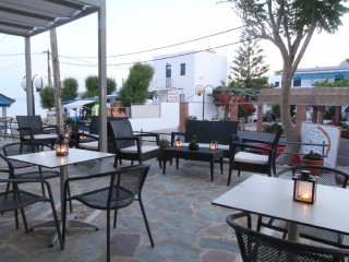 Theoxenia Studios (Aghia Fotini)