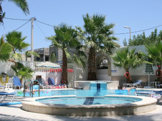White Palace Studios (Faliraki) - clasificare 3 chei