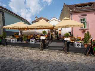 Pensiunea Bastion - La Strada..