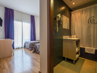 Tossa Beach Center (Tossa de Mar)