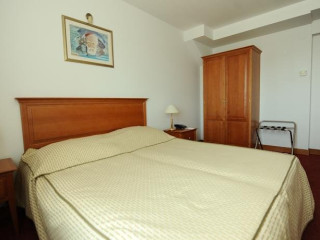 Hotel Villa Dvor ( Omis)