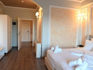 ONUFRI HOTEL (DURRES)