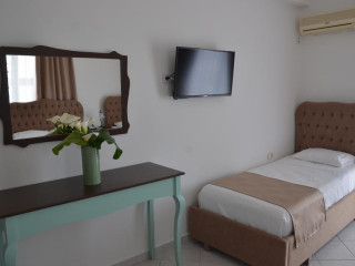 Epirus Hotel (Sarande)