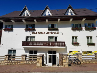 Pensiunea Perla Ariesului (Albac)