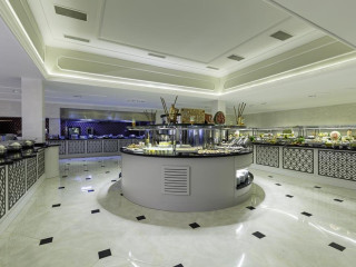 THE ROXY LUXURY NATURE (ex.AURUM EXCLUSIVE CLUB)